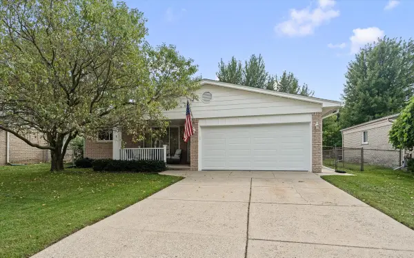 42991 Saxony Road, Canton, MI 48187