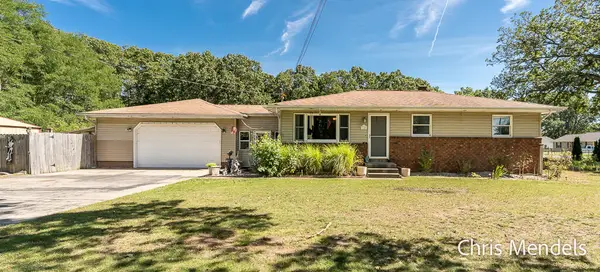180 S Wolf Lake Road, Muskegon, MI 49442