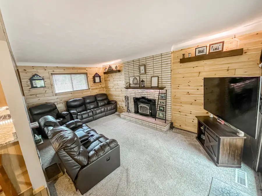 17828 Devonshire Street, Riverview, MI 48193 - #3