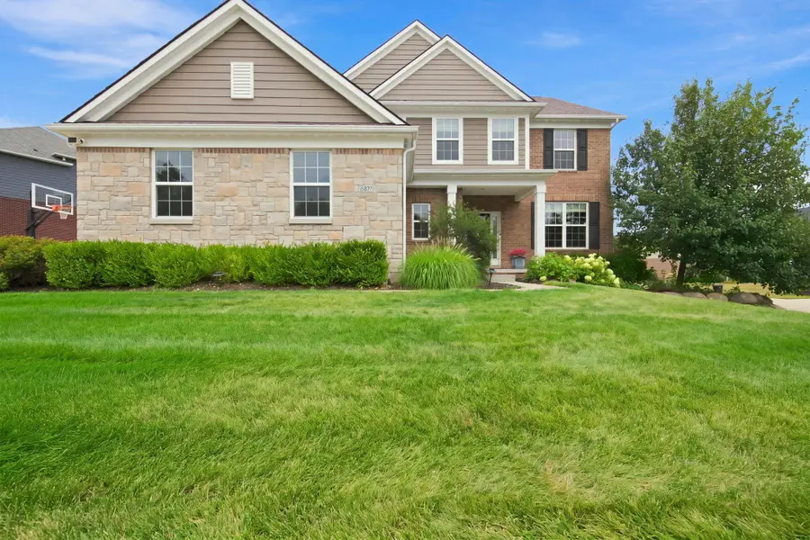 5887 Strawberry Circle, Commerce Township, MI 48382 - #3