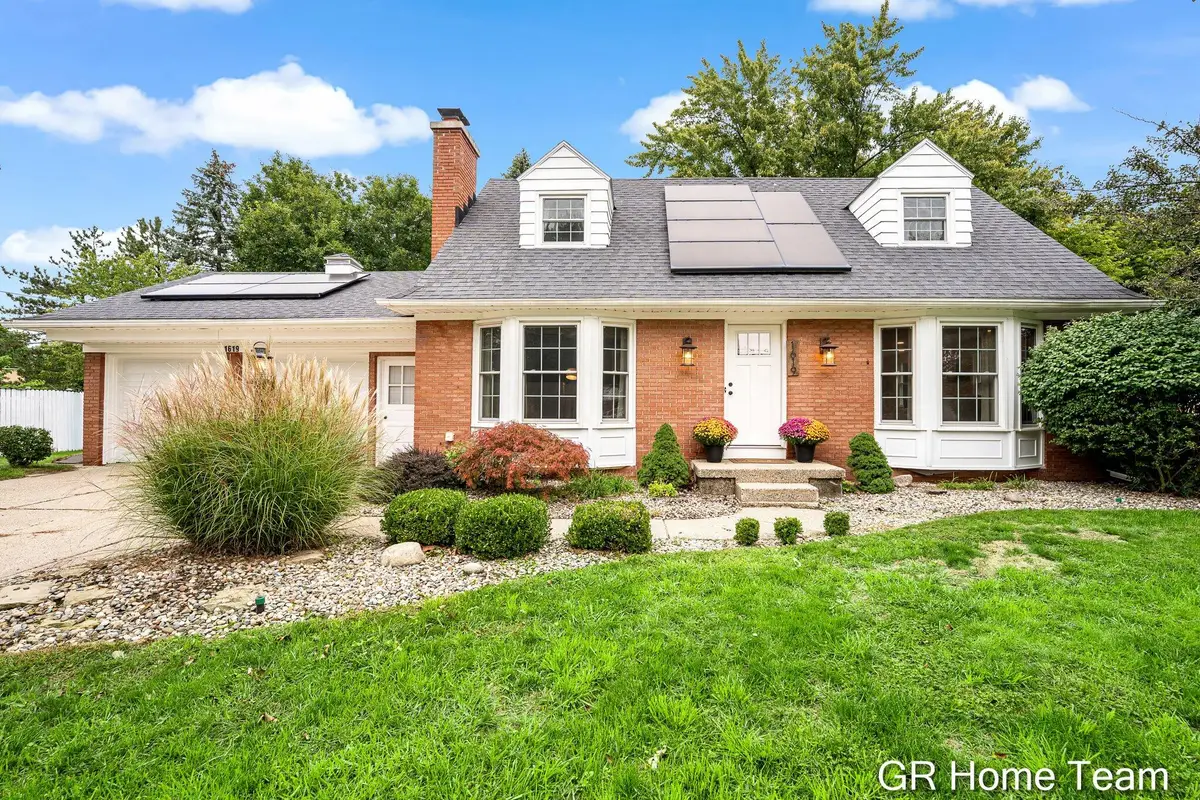 1619 Millbrook Street Se, Grand Rapids, MI 49508 - #1
