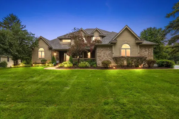 5566 Creekview Drive, Ann Arbor, MI 48108