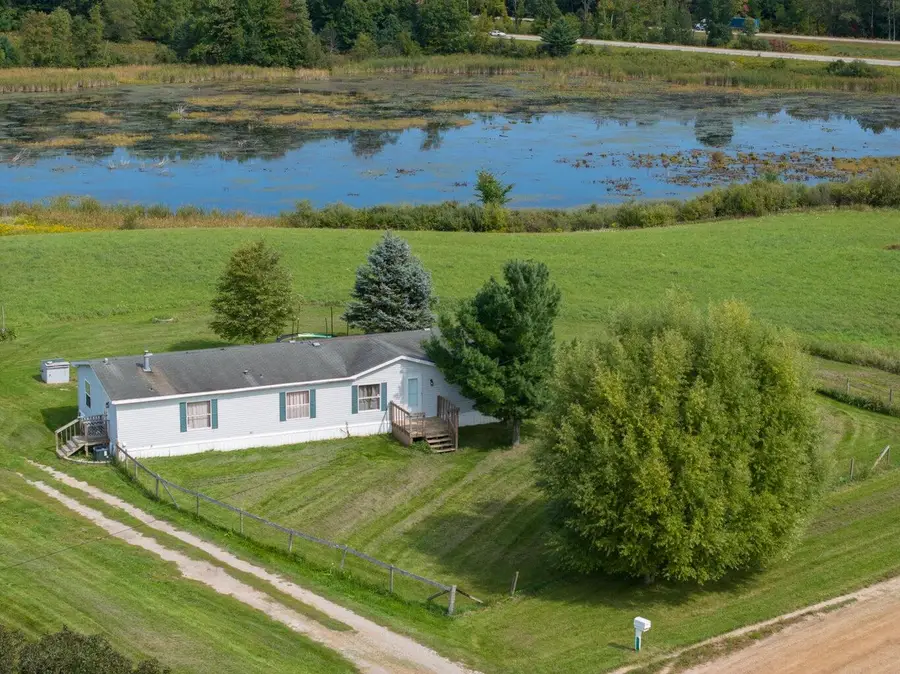 20428 5 Mile Road, Stanwood, MI 49346 - #2