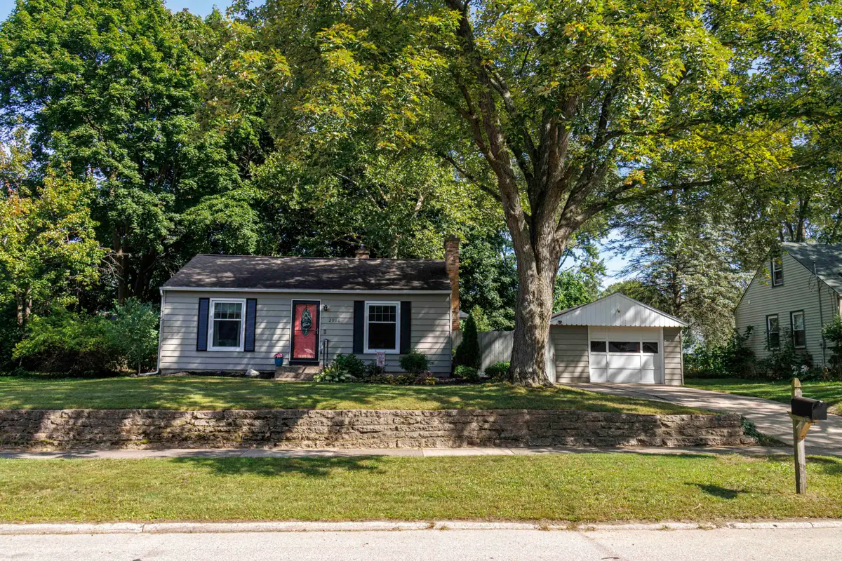 2910 Cheney Avenue Ne, Grand Rapids, MI 49505 - #1