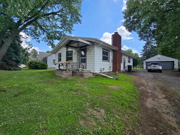 737 Royal Drive, Jackson, MI 49202