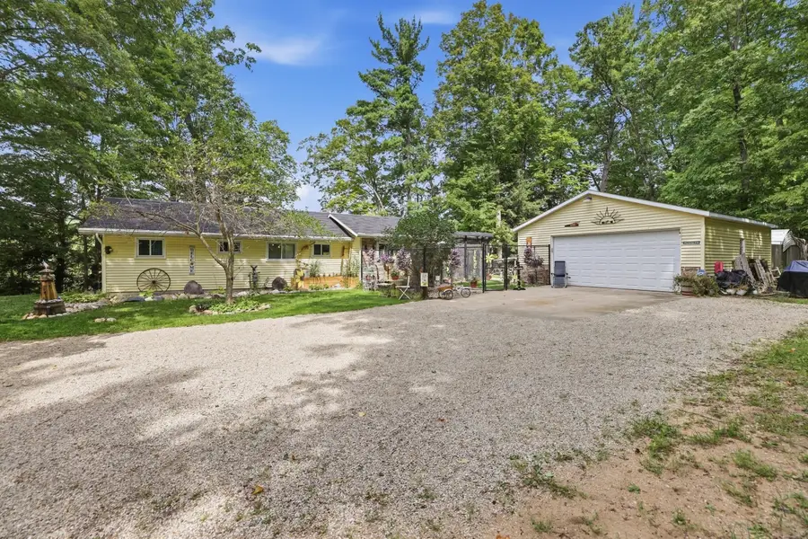 3936-3944 Truesdale Street, Newaygo, MI 49337 - #3