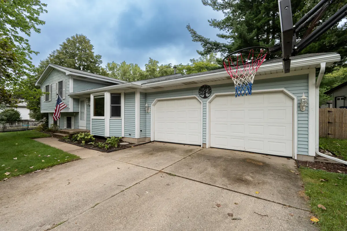 890 Gabrielle Court Ne, Grand Rapids, MI 49505 - #1