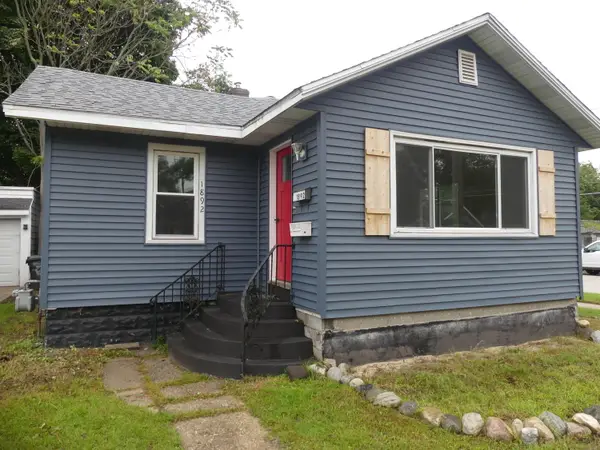 1892 Wood Street, Muskegon, MI 49442