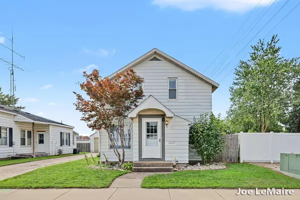 30 N Centennial Street, Zeeland, MI 49464