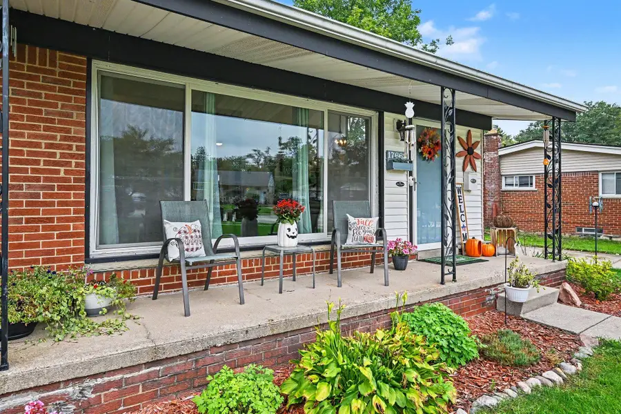 17663 Dolores Street, Livonia, MI 48152 - #3