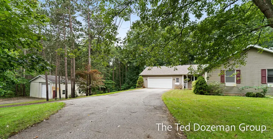 16565 Greenly Street, Holland, MI 49424 - #2