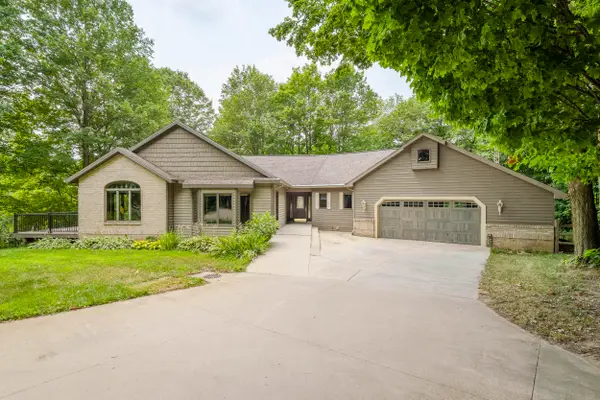 8047 Kraft Avenue Se, Caledonia, MI 49316