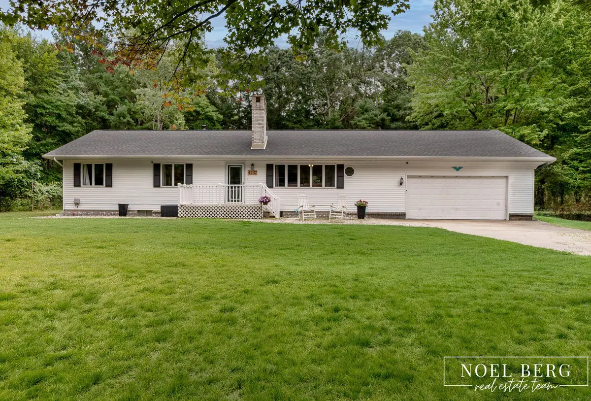 4737 W Giles Road, Muskegon, MI 49445 - #1