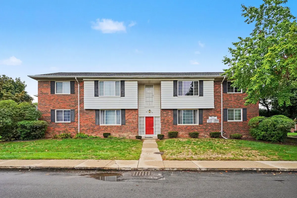 25325 Shiawassee Circle #204, Southfield, MI 48033 - #1