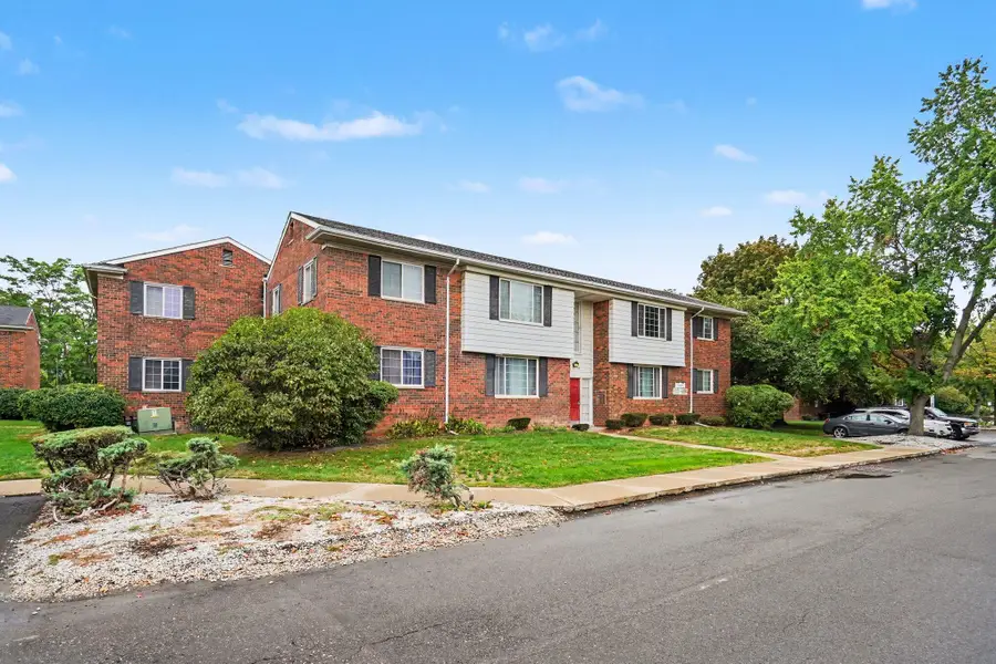 25325 Shiawassee Circle #204, Southfield, MI 48033 - #3
