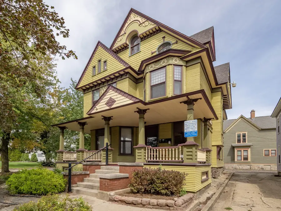 838 W Main Street, Kalamazoo, MI 49007 - #2