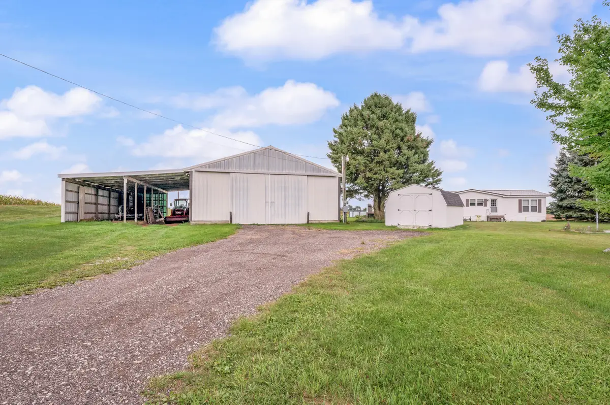 10010 S Beech Avenue, Howard City, MI 49329 - #1