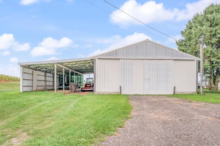 10010 S Beech Avenue, Howard City, MI 49329 - #3