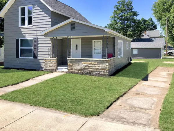 404 W Saint Joseph Street, Watervliet, MI 49098