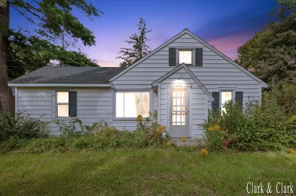 10549 Northland Drive Ne, Rockford, MI 49341