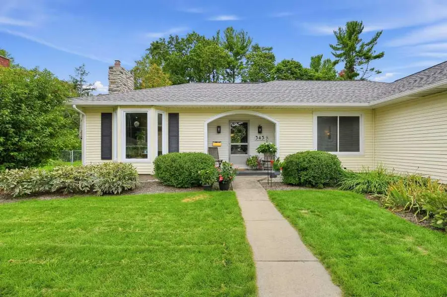 343 E Maple Street, Fremont, MI 49412 - #3