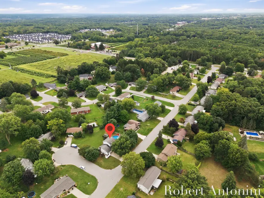 3756 Summit View Drive Ne, Grand Rapids, MI 49525 - #2