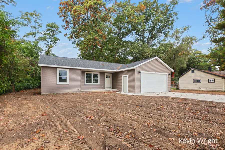 77 N Michigan Street, Muskegon, MI 49442 - #2