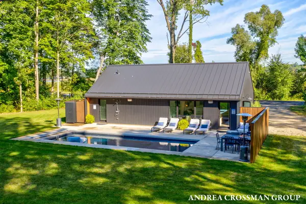 6346 Riverside Road, Fennville, MI 49408