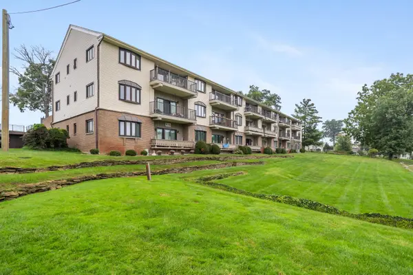 225 W Columbia Avenue #10, Battle Creek, MI 49015