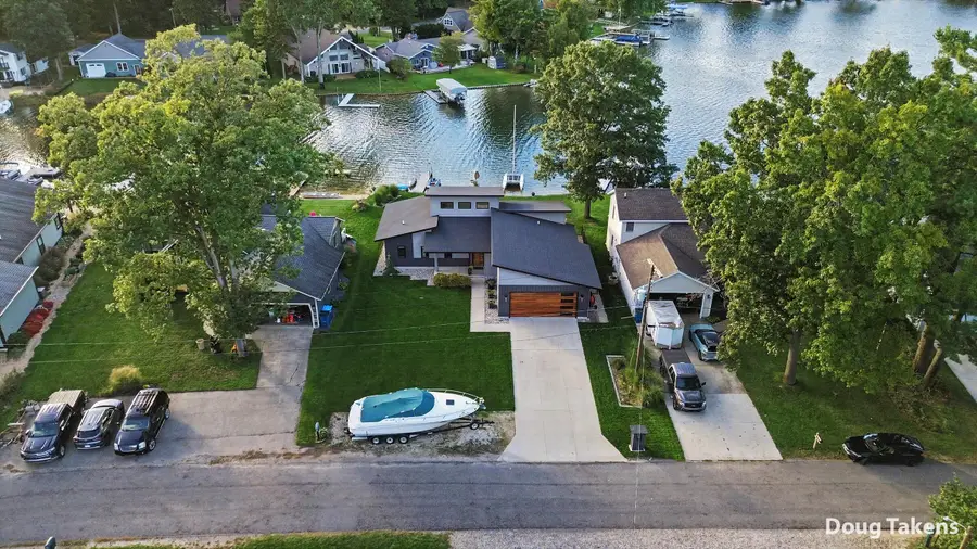 8245 Indian Shores Drive, Howard City, MI 49329 - #3