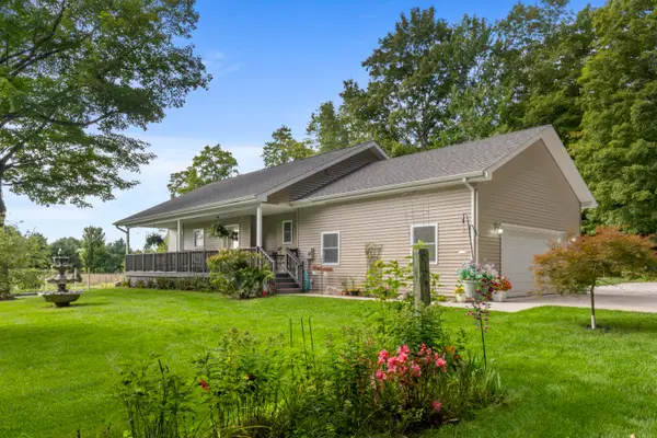 7686 Indian Hill Road, Honor, MI 49640
