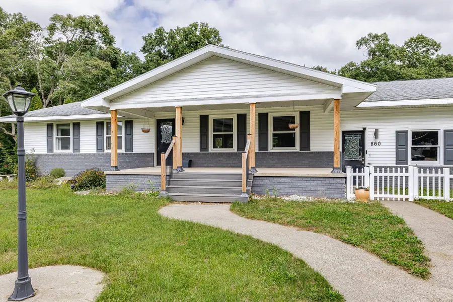 860 Glenwood Avenue, Muskegon, MI 49445 - #3