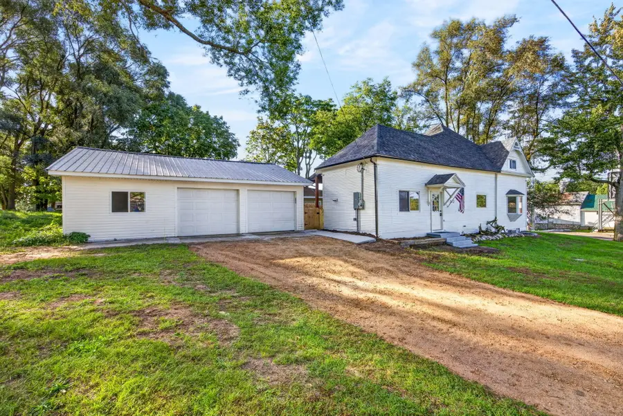 212 E 2nd Street, Trufant, MI 49347 - #2