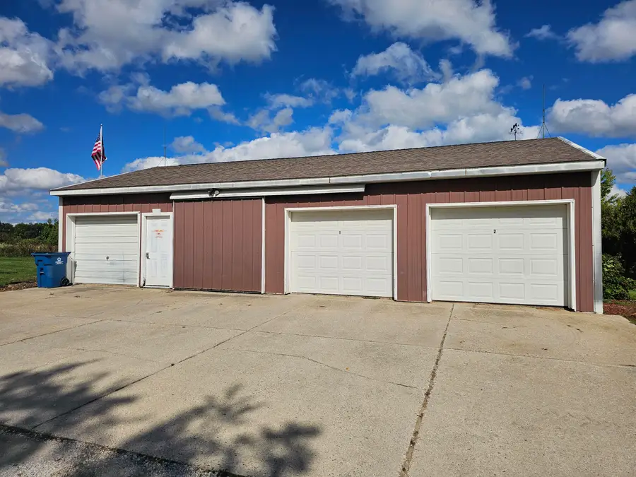 10457 S Gordon Avenue, Grant, MI 49327 - #2