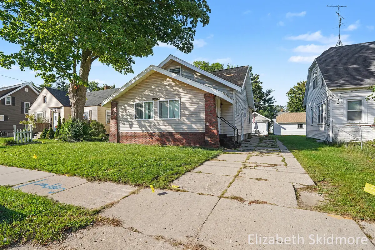 1037 Burton Street Se, Grand Rapids, MI 49507 - #1