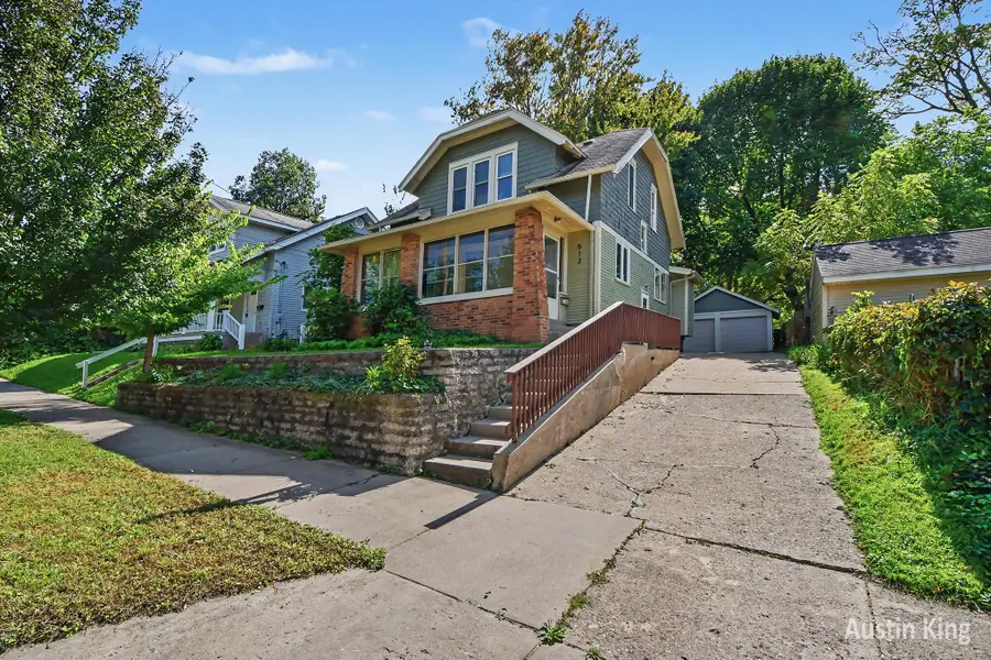 512 Curtis Street Ne, Grand Rapids, MI 49505 - #2