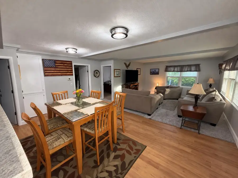 11195 Mcgregor Road, Pinckney, MI 48169 - #2