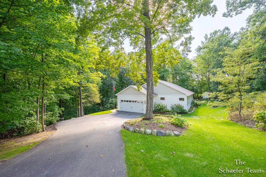 10920 Foreman Street Se, Lowell, MI 49331 - #2