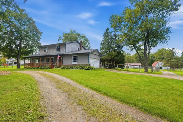 9623 Earhart Road, South Lyon, MI 48178