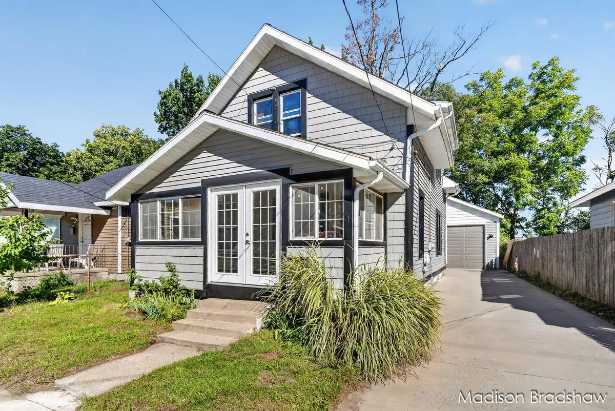 229 Fox Street Sw, Grand Rapids, MI 49507 - #1