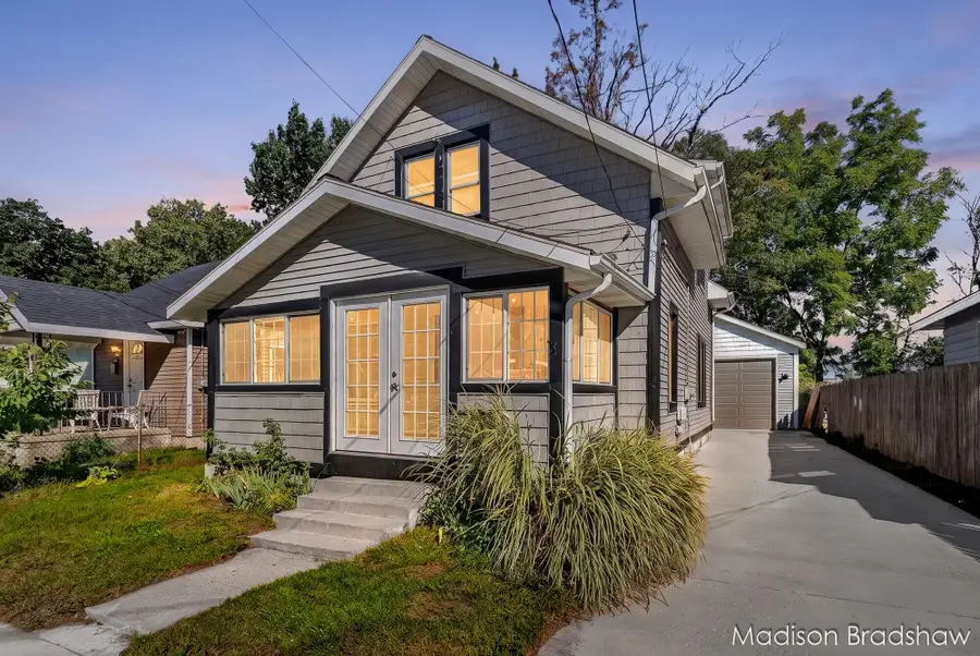 229 Fox Street Sw, Grand Rapids, MI 49507 - #2