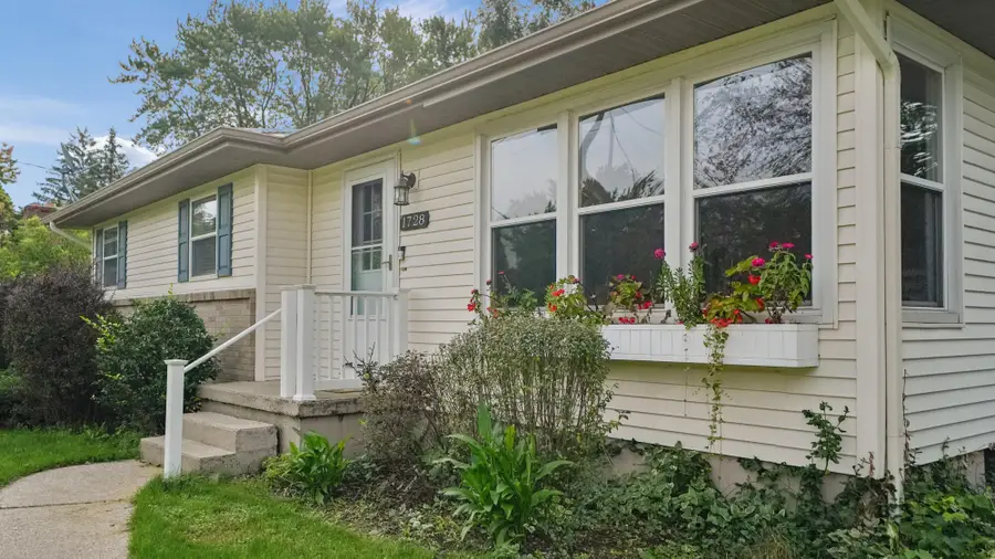 1728 Langley Street Se, Grand Rapids, MI 49508 - #2