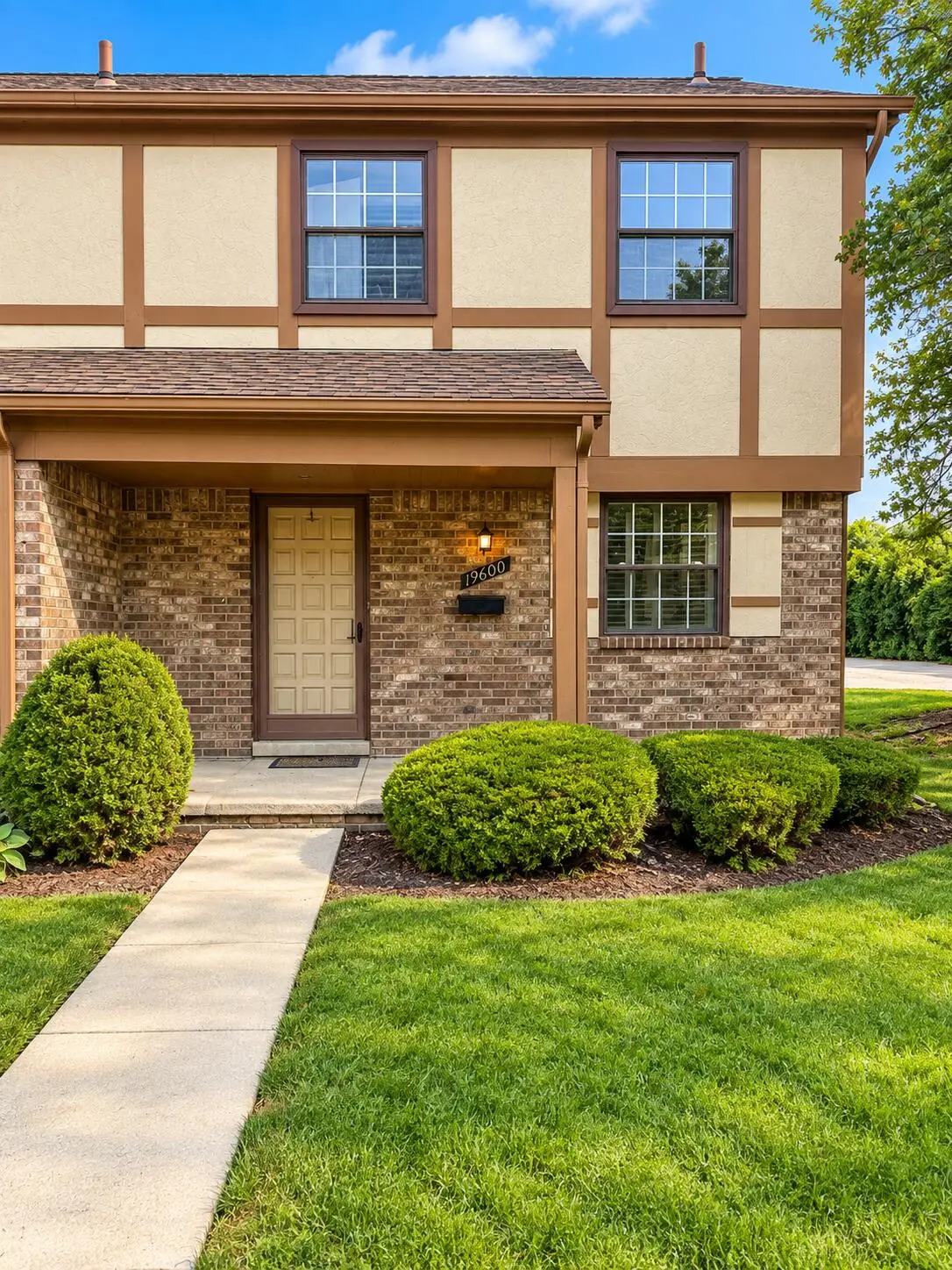 19600 Raleigh Circle S, Southfield, MI 48076 - #1