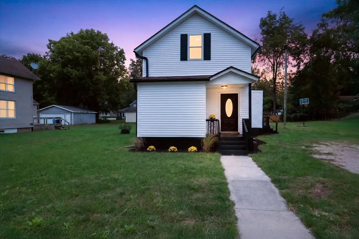 1015 N 5th Street, Niles, MI 49120 - #1