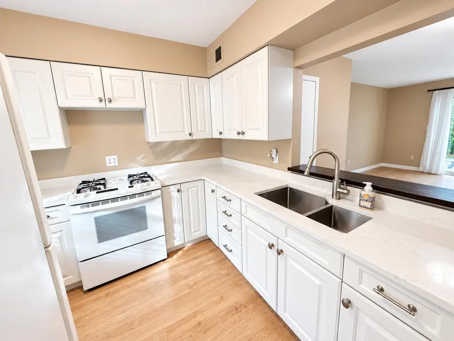 707 Garland Circle, Kalamazoo, MI 49008 - #3