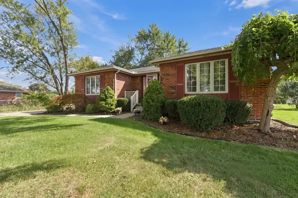 20461 Roche Road, Trenton, MI 48183