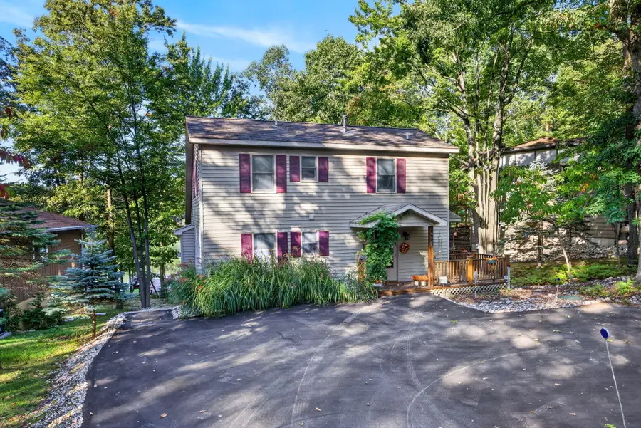 8665 N Island Drive #2, Canadian Lakes, MI 49346 - #2