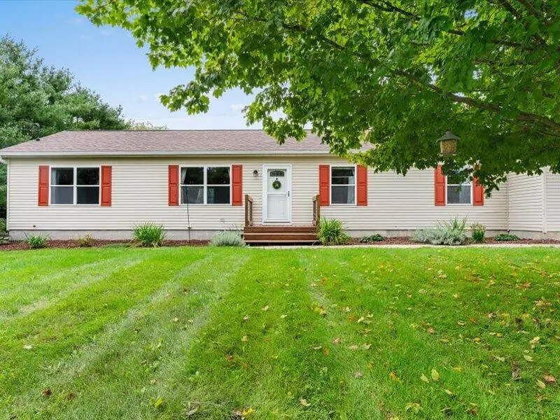 1415 W Centerline Road, Saint Johns, MI 48879 - #1