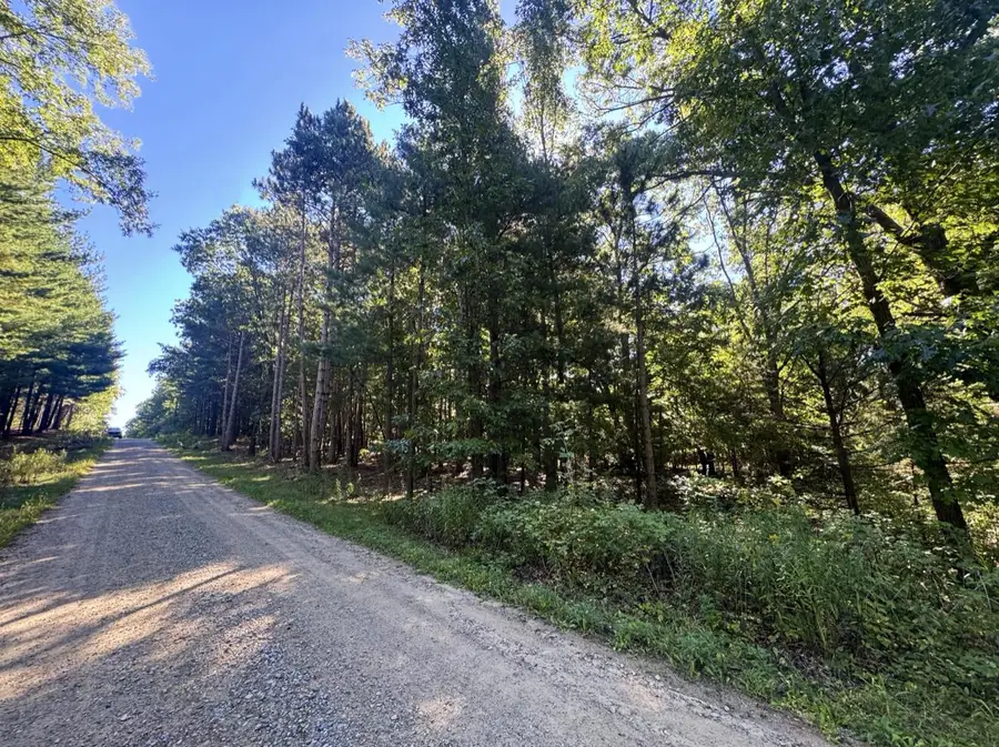 8099 Courtland Drive Ne, Rockford, MI 49341 - #2