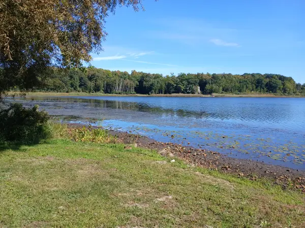 5382 W Oak Point Road, Ludington, MI 49431